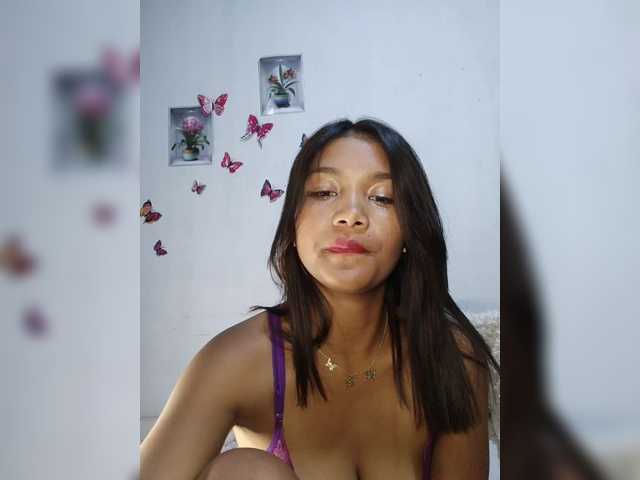 Valentina15 live cam on BongaCams