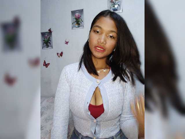 Valentina15 live cam on BongaCams