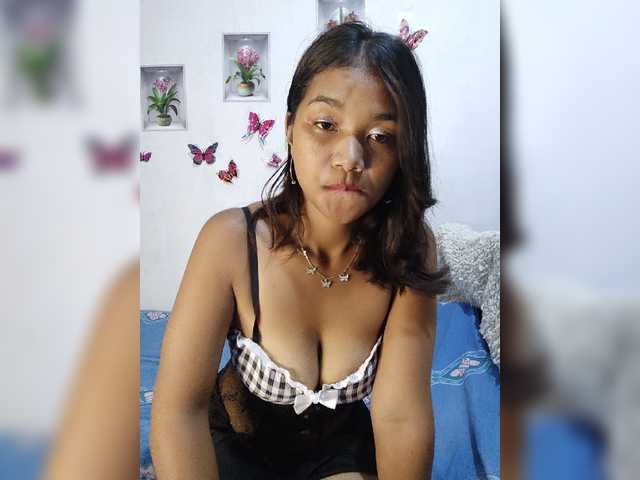 Valentina15 live cam on BongaCams