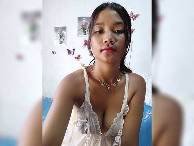 Valentina15 live cam on BongaCams