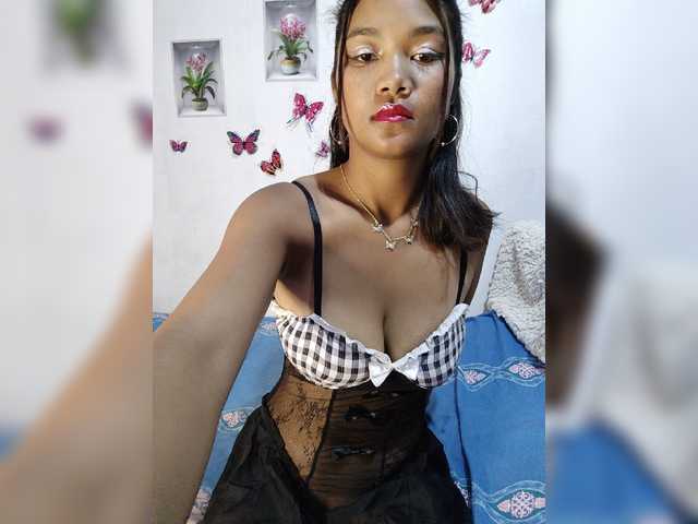 Valentina15 live cam on BongaCams