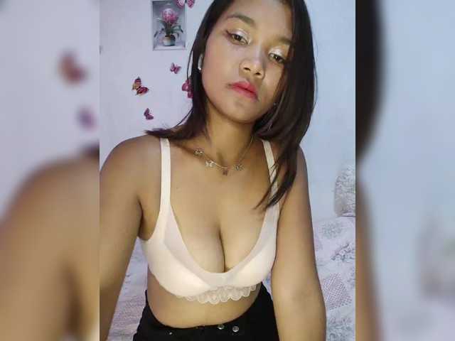 Valentina15 live cam on BongaCams
