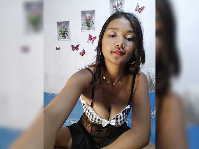 Valentina15 live cam on BongaCams