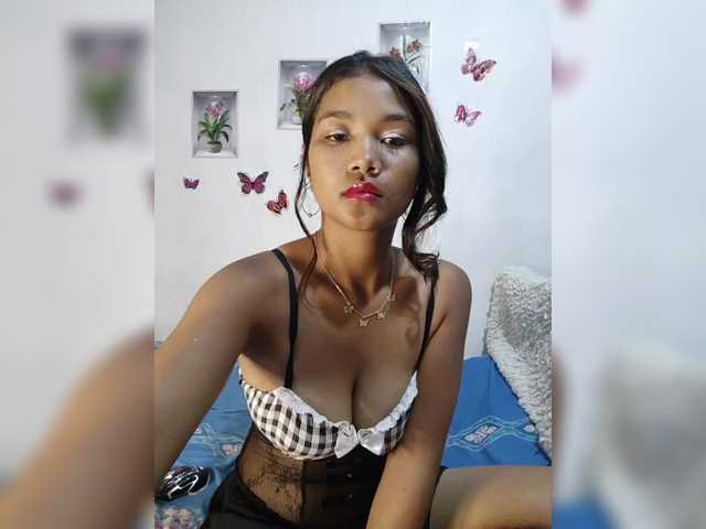 Valentina15 live cam on BongaCams