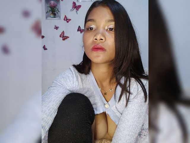 Valentina15 live cam on BongaCams