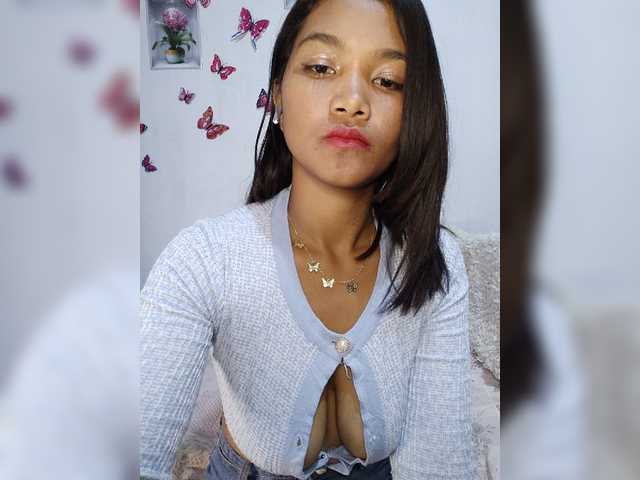 Valentina15 live cam on BongaCams
