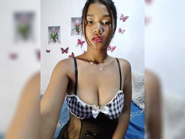 Valentina15 live cam on BongaCams