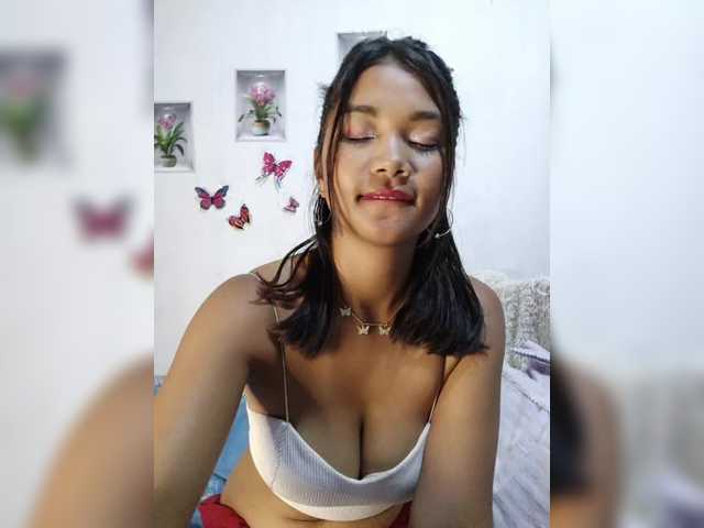 Valentina15 live cam on BongaCams
