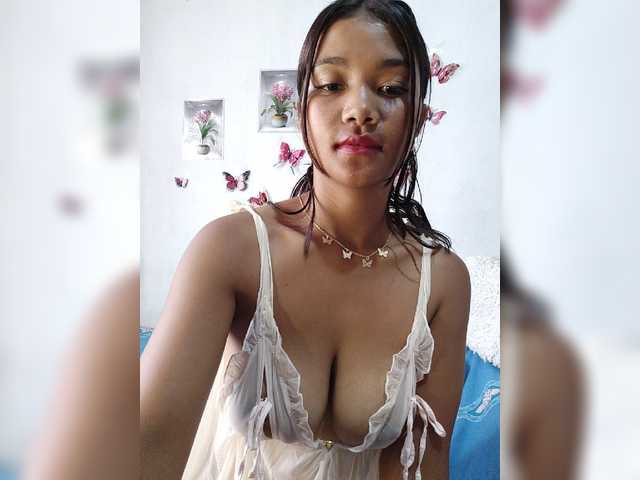 Valentina15 live cam on BongaCams