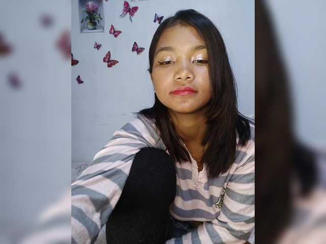 Valentina15 live cam on BongaCams
