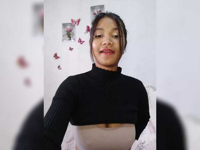 Valentina15 live cam on BongaCams