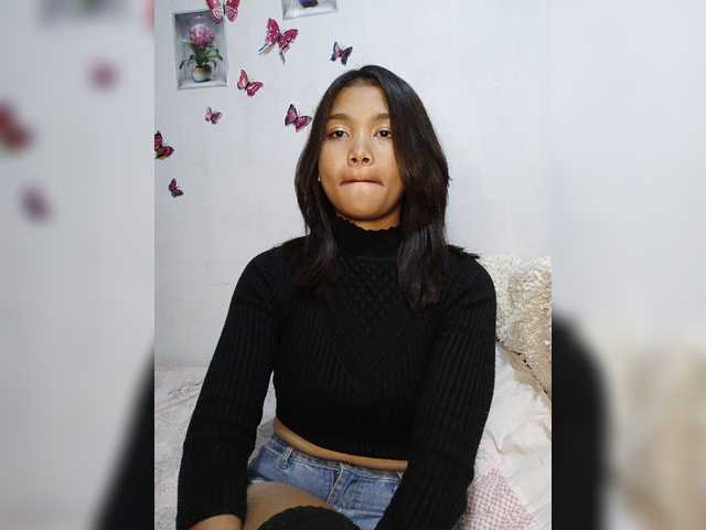 Valentina15 live cam on BongaCams