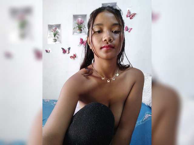 Valentina15 live cam on BongaCams