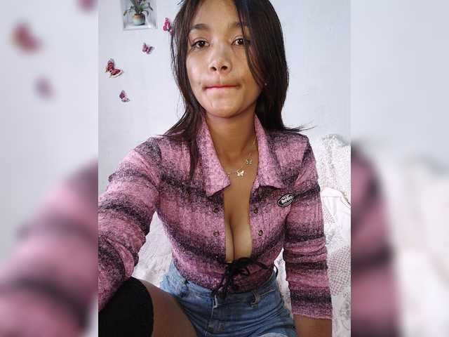 Valentina15 live cam on BongaCams