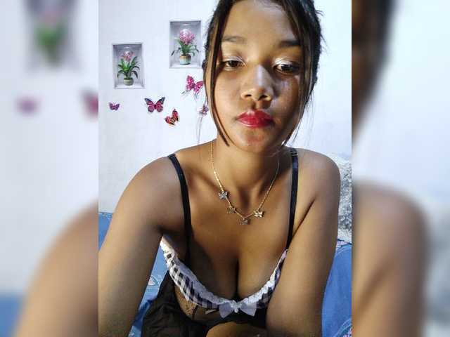 Valentina15 live cam on BongaCams