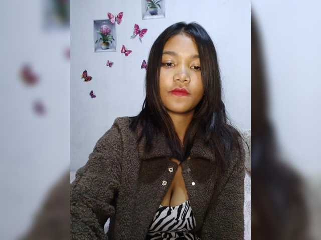 Valentina15 live cam on BongaCams