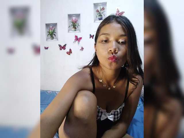 Valentina15 live cam on BongaCams