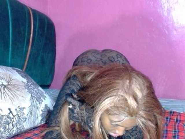 AfricanHoneyX live cam on BongaCams