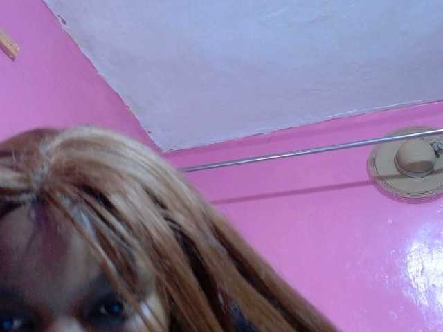 AfricanHoneyX live cam on BongaCams