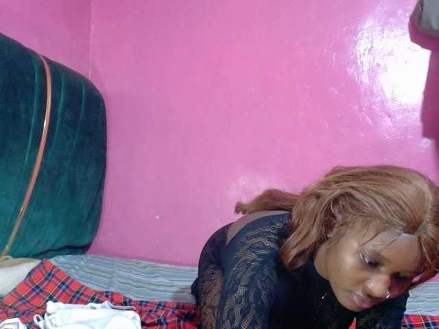 AfricanHoneyX live cam on BongaCams