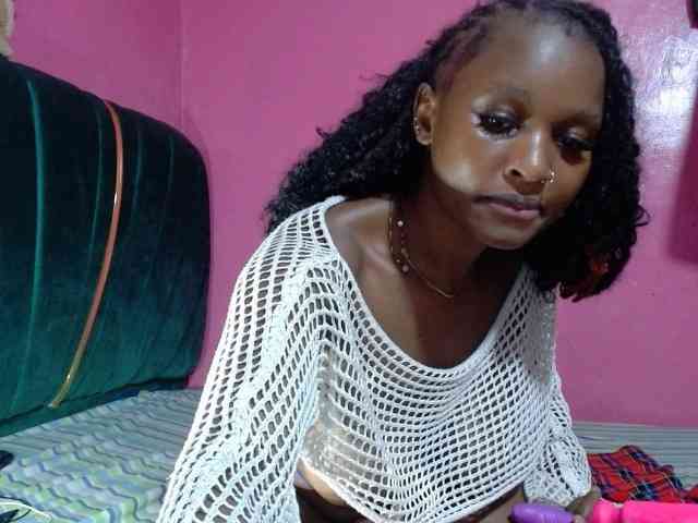 AfricanHoneyX webcam