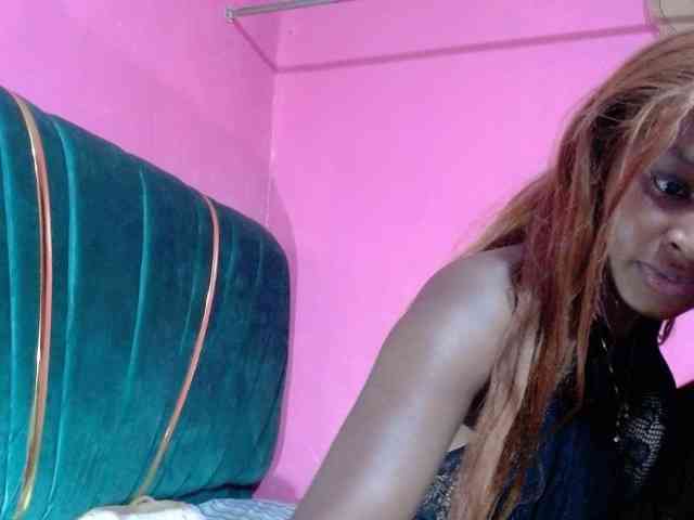 AfricanHoneyX webcam
