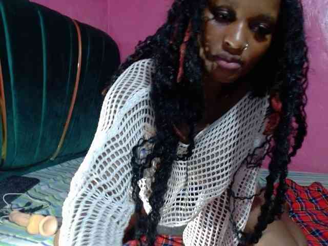 AfricanHoneyX webcam