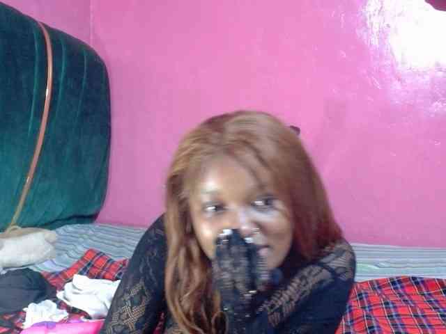 AfricanHoneyX webcam