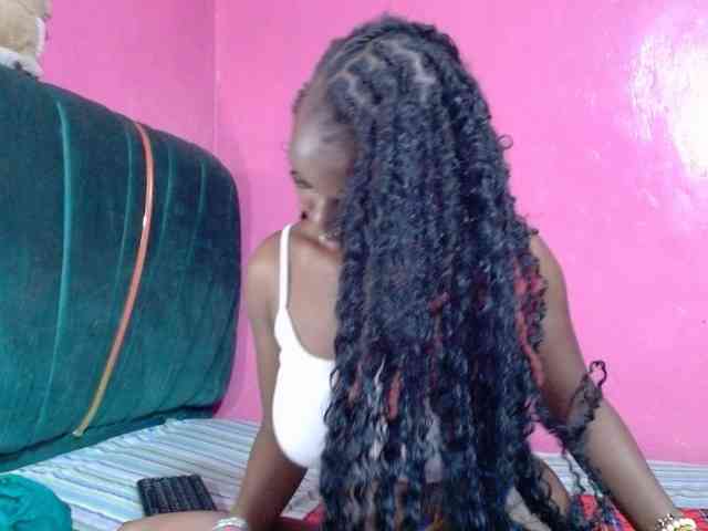 AfricanHoneyX webcam