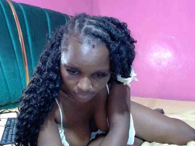 AfricanHoneyX webcam
