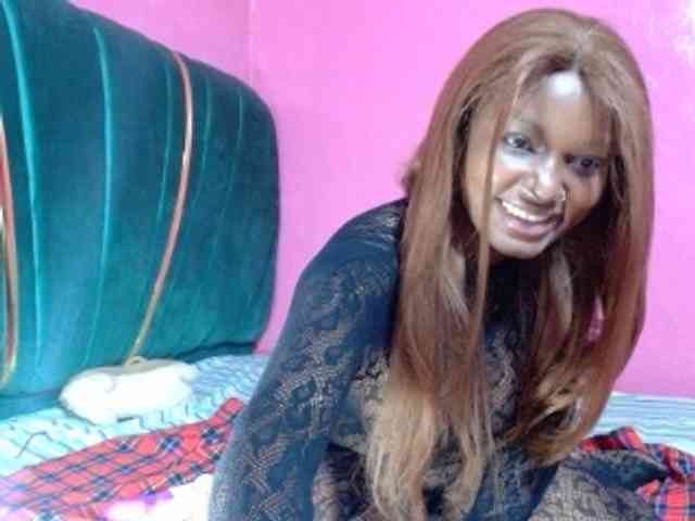 AfricanHoneyX webcam