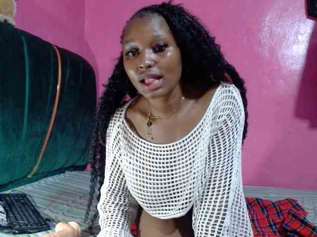 AfricanHoneyX webcam
