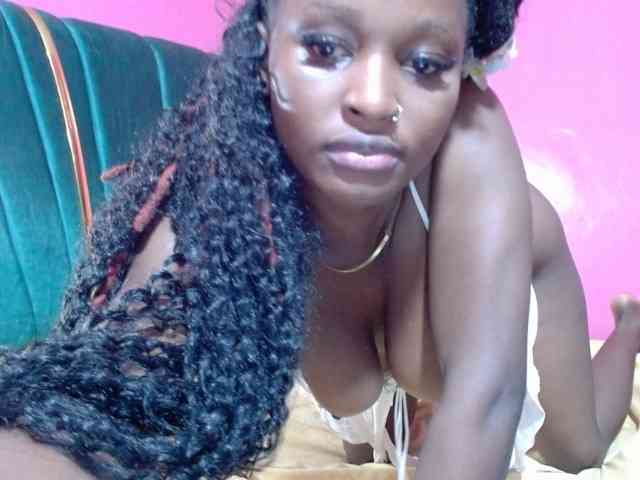 AfricanHoneyX webcam