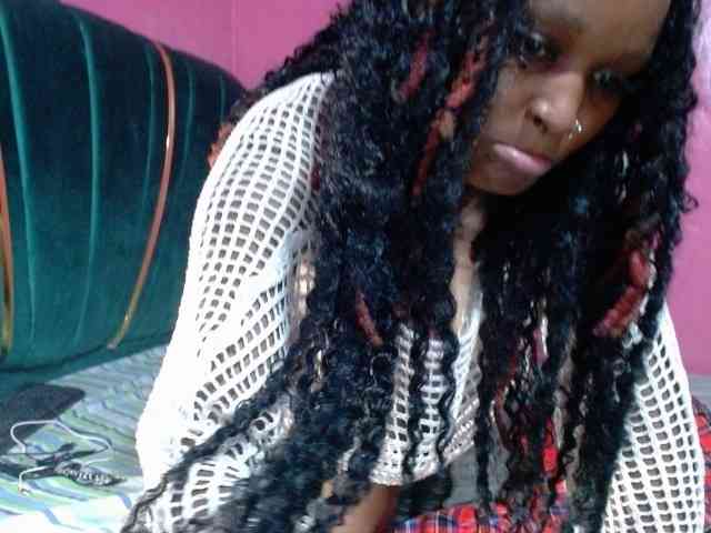 AfricanHoneyX webcam
