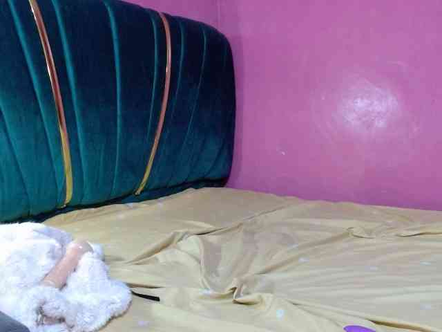 AfricanHoneyX webcam