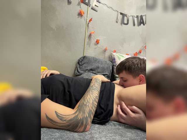 Kris-and-Vanessa — live couple cam