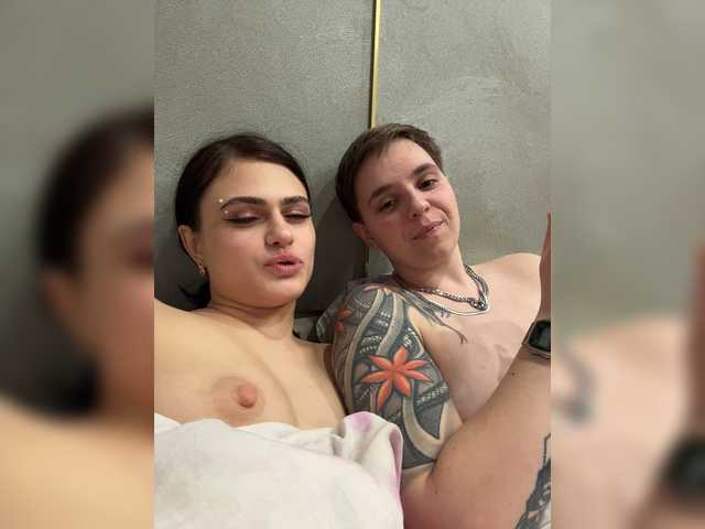 Sex chat gratuit in direct cu Kris-and-Vanessa pe BongaCams