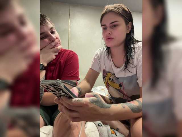 Kris-and-Vanessa live cam on BongaCams