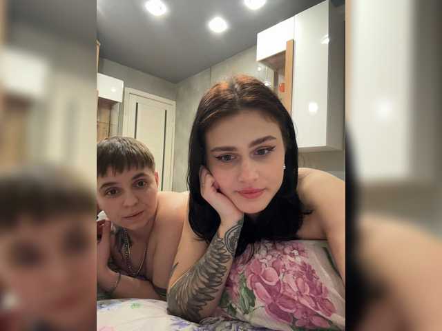 Sex chat gratuit in direct cu Kris-and-Vanessa pe BongaCams