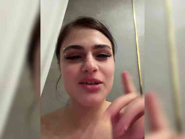 Kris-and-Vanessa webcam