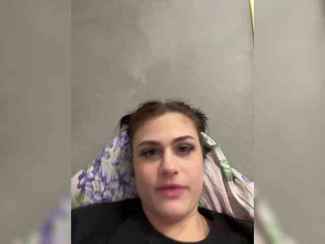 Kris-and-Vanessa webcam