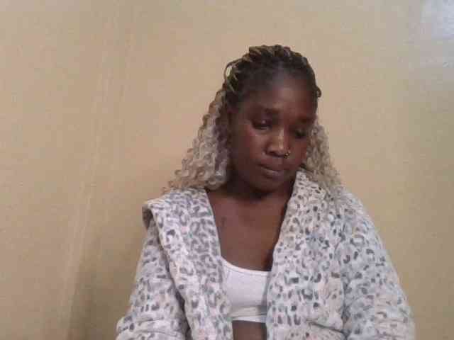 38242396Mercy - Girl 