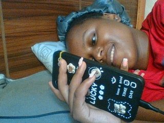Kishylovee's Live Webcam