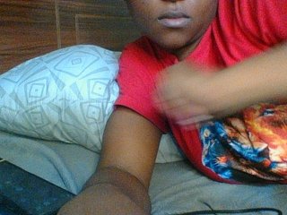 Kishylovee's Live Webcam
