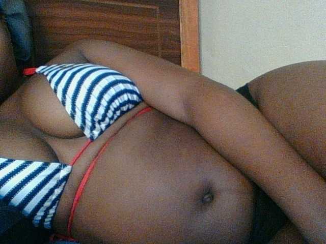Kishylovee live cam on BongaCams