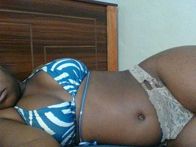 Kishylovee live cam on BongaCams