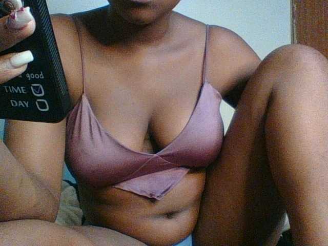 Kishylovee live webcam show