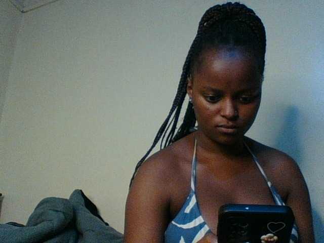 Kishylovee live cam su BongaCams