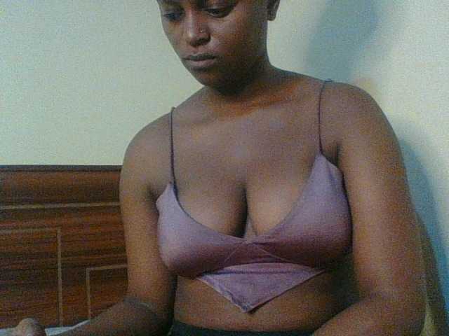 Kishylovee live webcam show