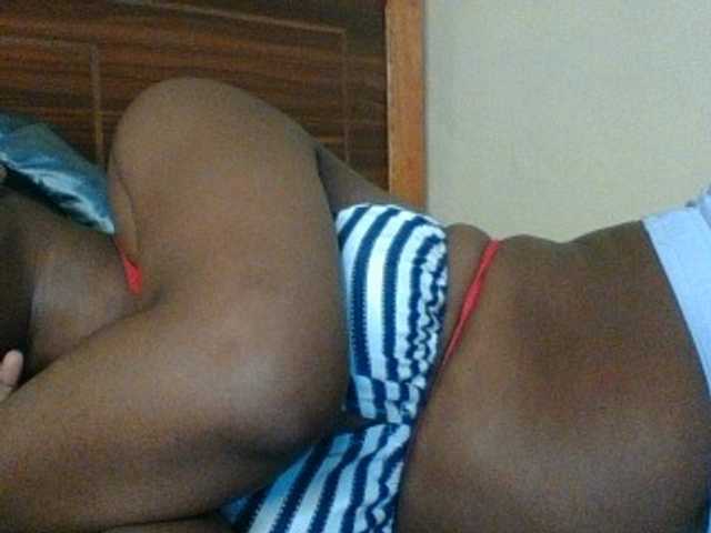 Kishylovee live cam on BongaCams